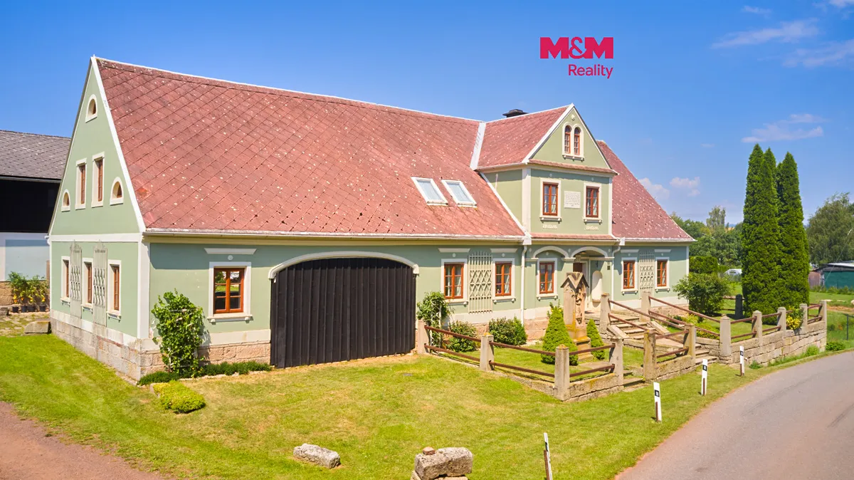 Prodej rodinného domu 263 m², pozemek 4454 m²